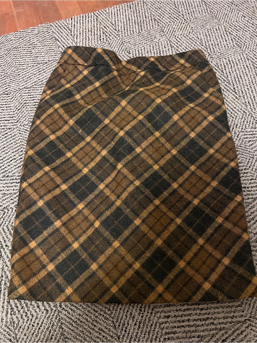 LL Bean Mustard & Olive wool Plaid Pencil Skirt size 2, fully lined